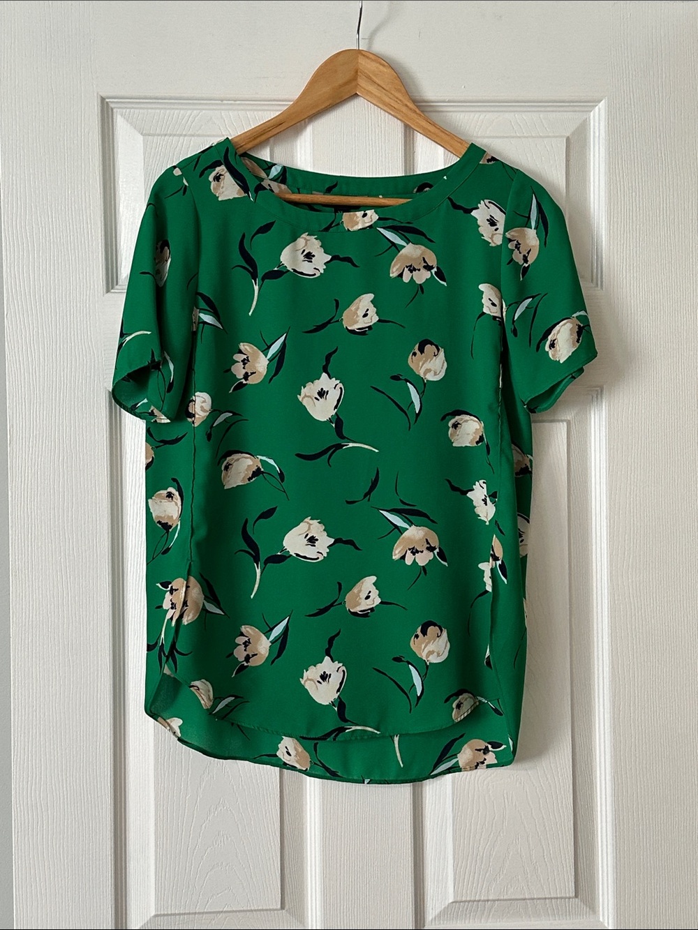 Banana Republic Green Floral Short Sleeve Top